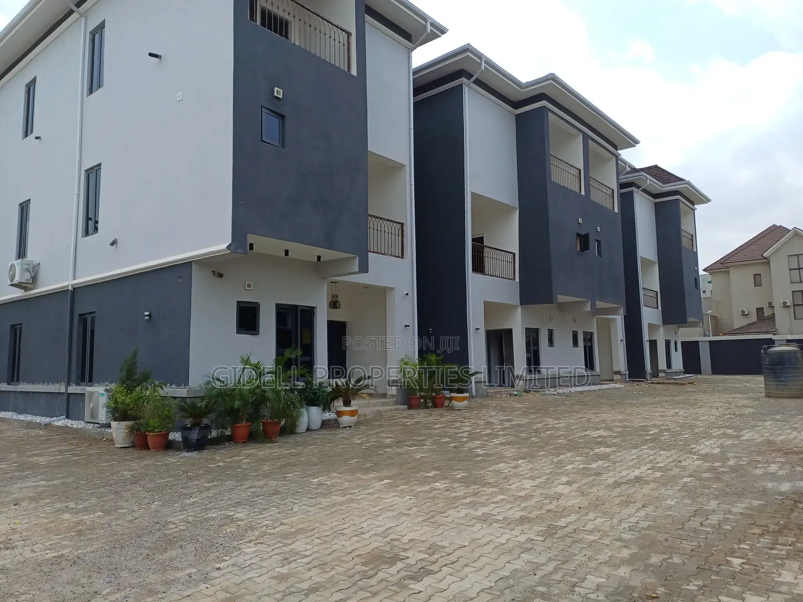 5bdrm Townhouse/Terrace in Jahi for sale in Jahi