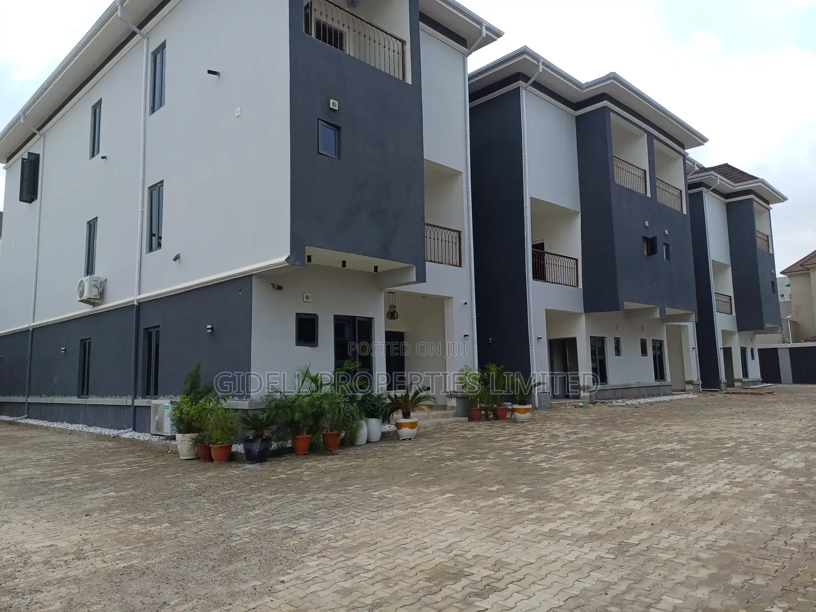 5bdrm Townhouse/Terrace in Jahi for sale in Jahi