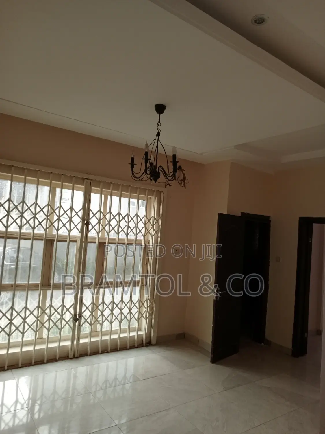 3bdrm Block of Flats in Wuye for rent in Wuye