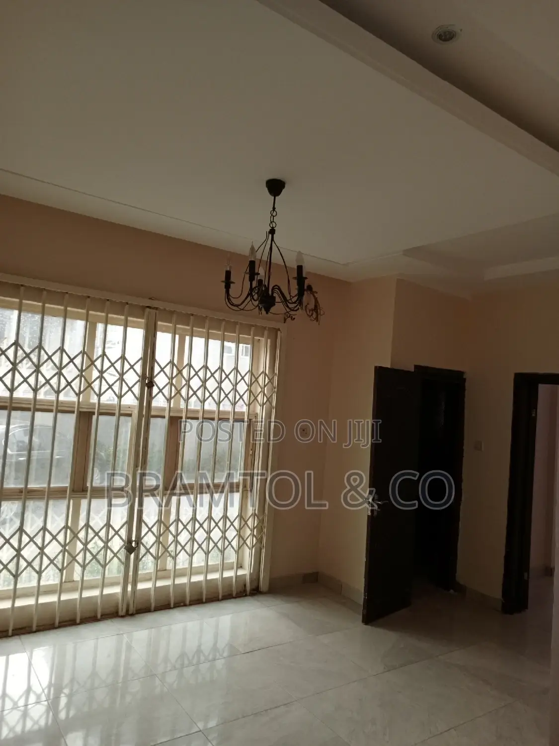 3bdrm Block of Flats in Wuye for rent in Wuye