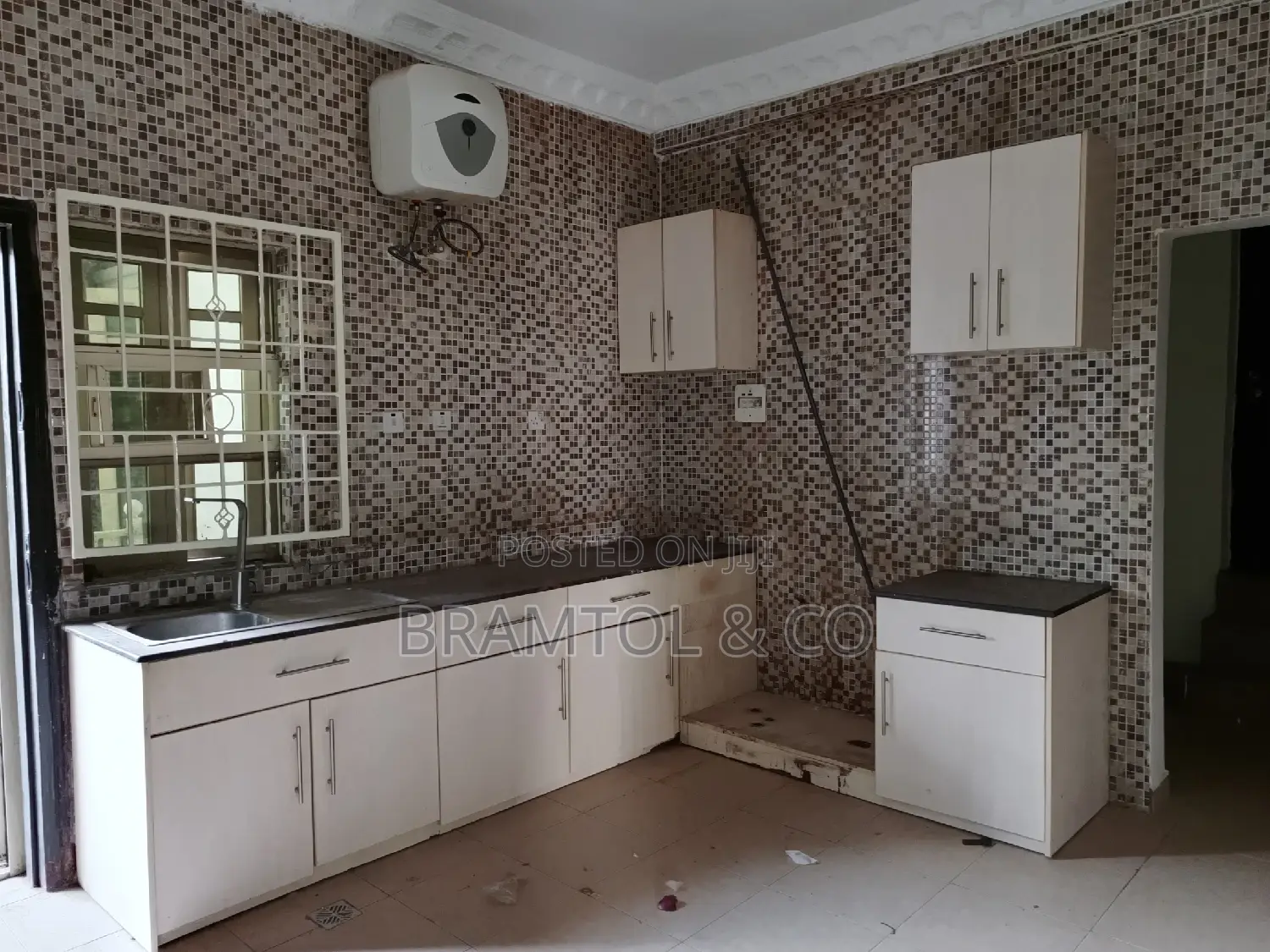 3bdrm Block of Flats in Wuye for rent in Wuye