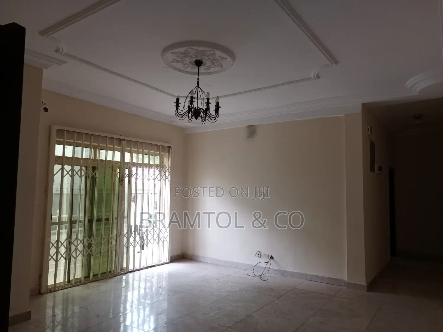3bdrm Block of Flats in Wuye for rent in Wuye