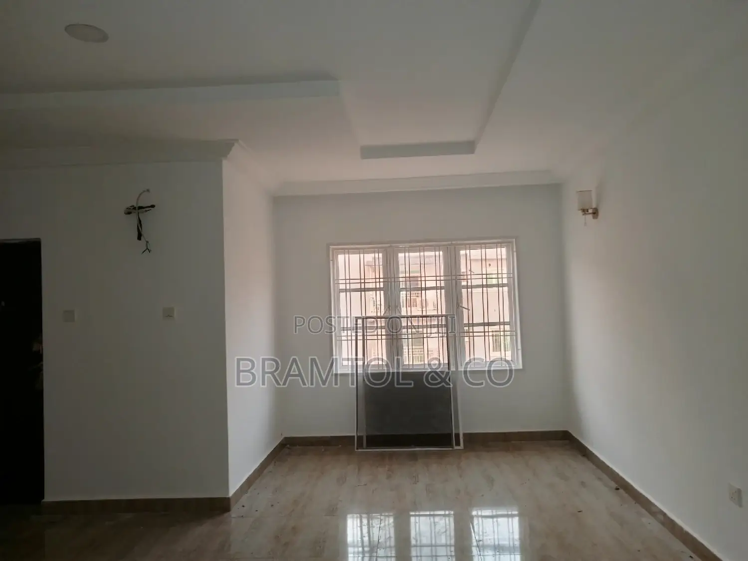 3bdrm Townhouse / Terrace in With Bq, Wuye for rent in Wuye