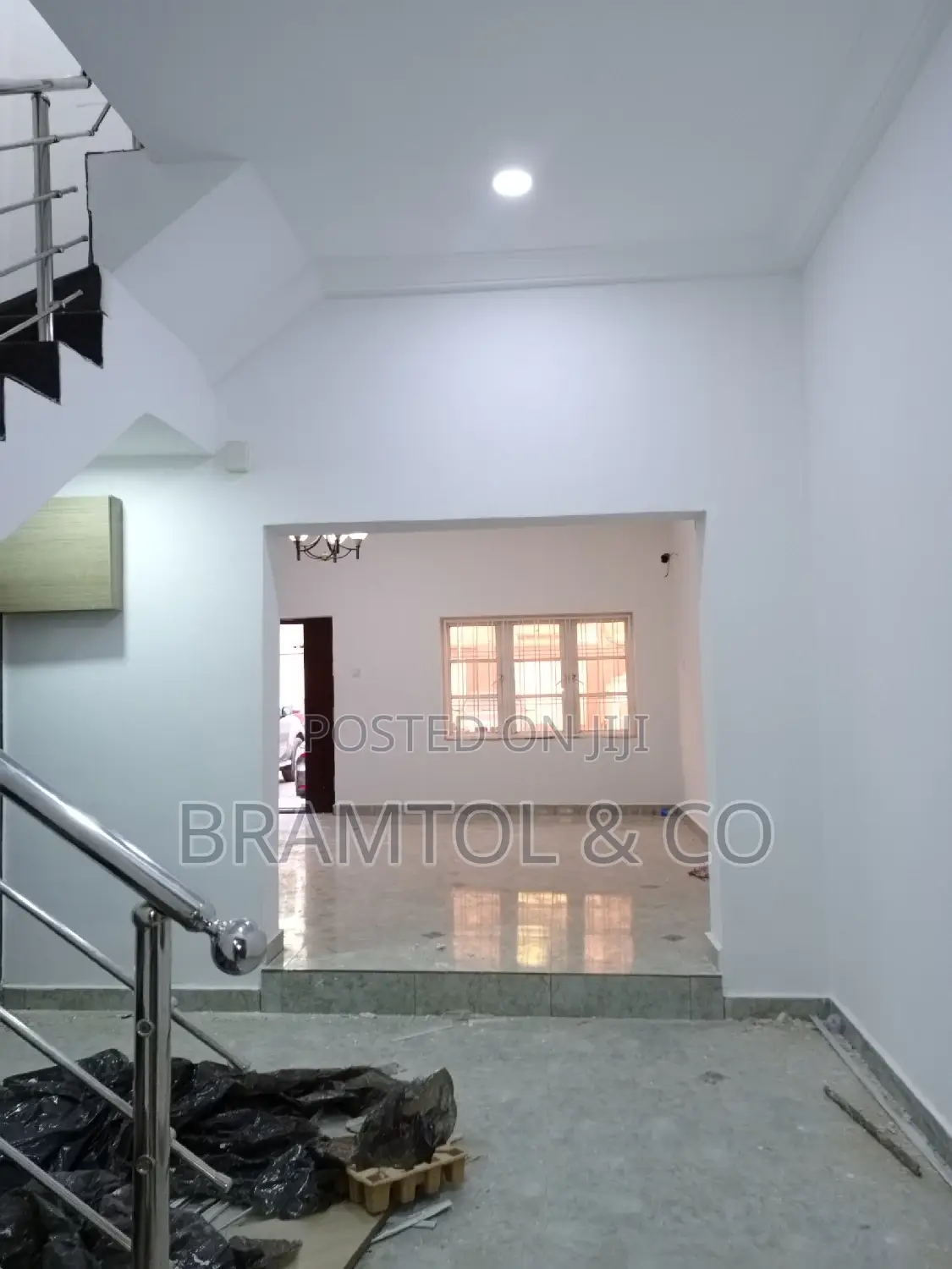 3bdrm Townhouse / Terrace in With Bq, Wuye for rent in Wuye