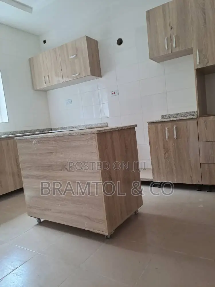 3bdrm Block of Flats in With Bq, Wuye for rent in Wuye