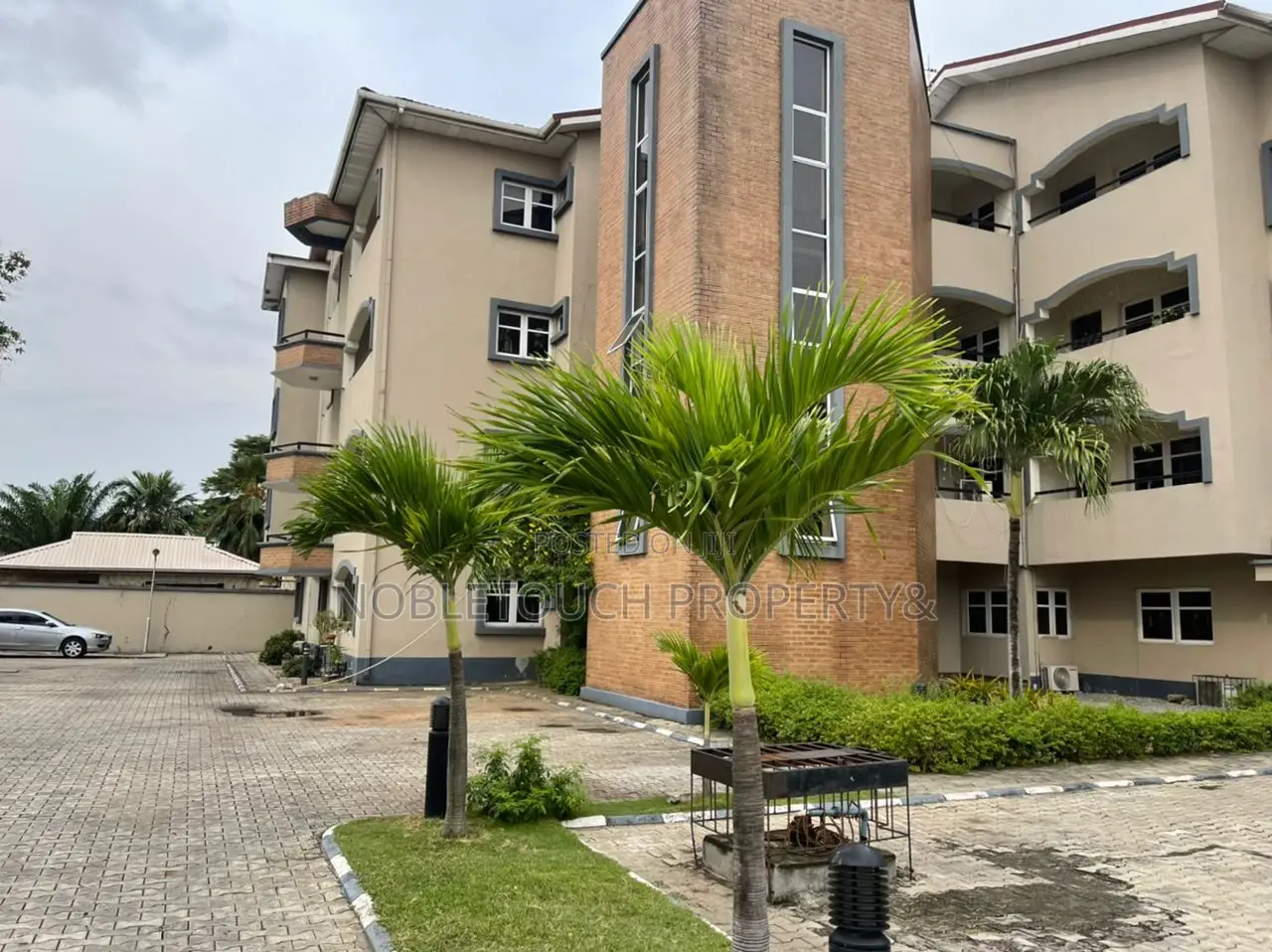 3bdrm Block of Flats in Lekki Lagos for sale in Lekki