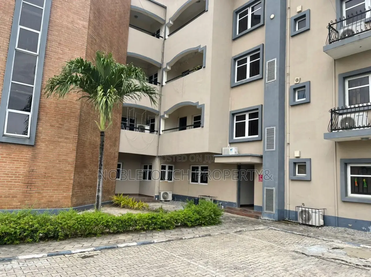 3bdrm Block of Flats in Lekki Lagos for sale in Lekki