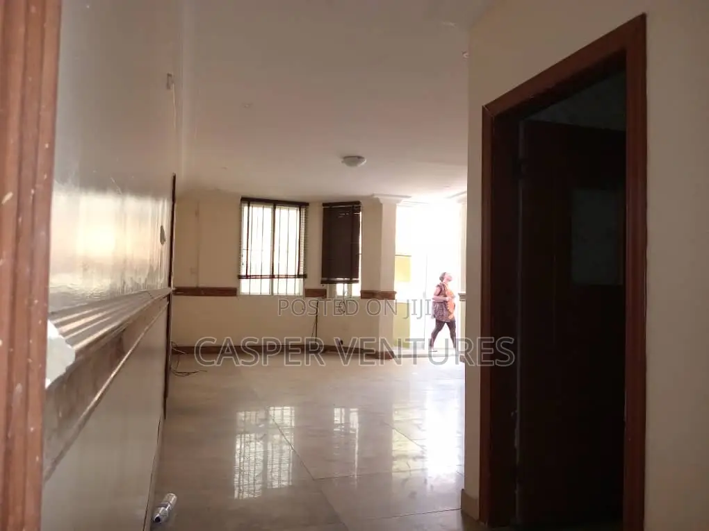 3bdrm Apartment in Banana Island, Chevron for rent in Chevron