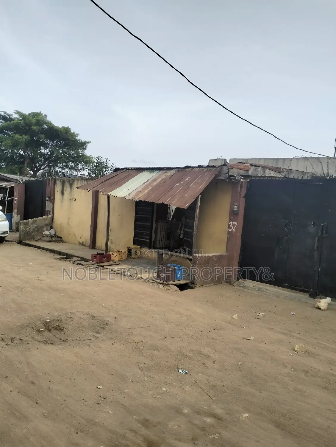 3bdrm Bungalow in Ejigbo Lagos for sale in Ejigbo