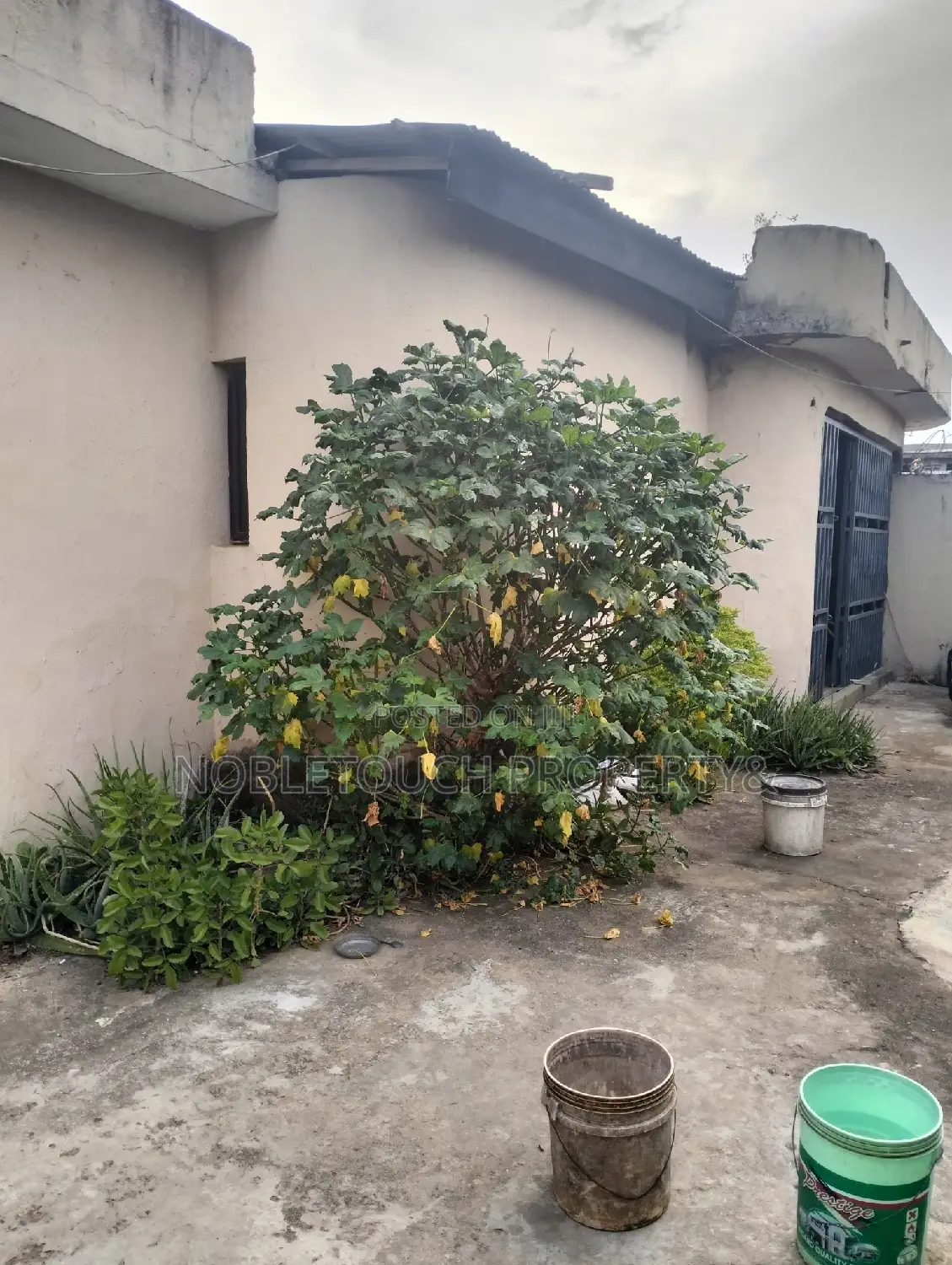 3bdrm Bungalow in Ejigbo Lagos for sale in Ejigbo
