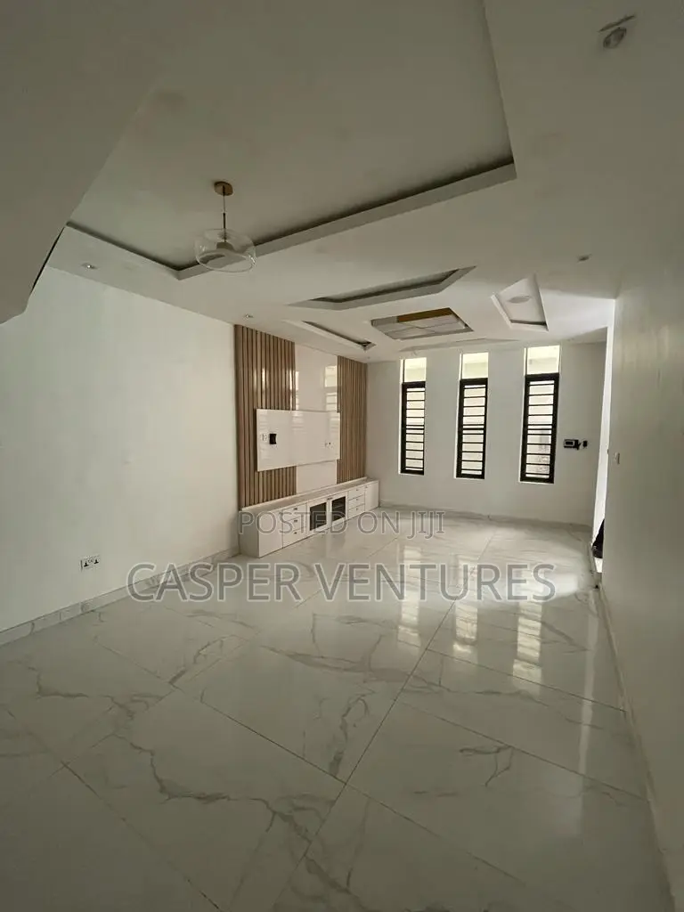 5bdrm Duplex in Salem, Ikate for rent in Ikate