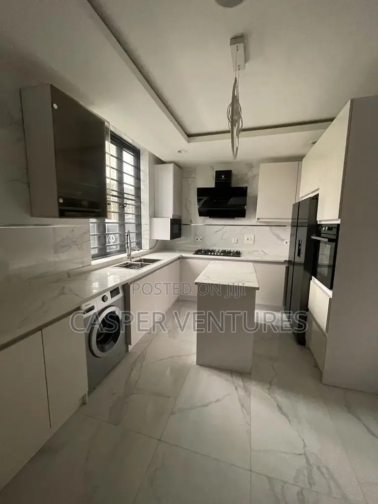 5bdrm Duplex in Salem, Ikate for rent in Ikate