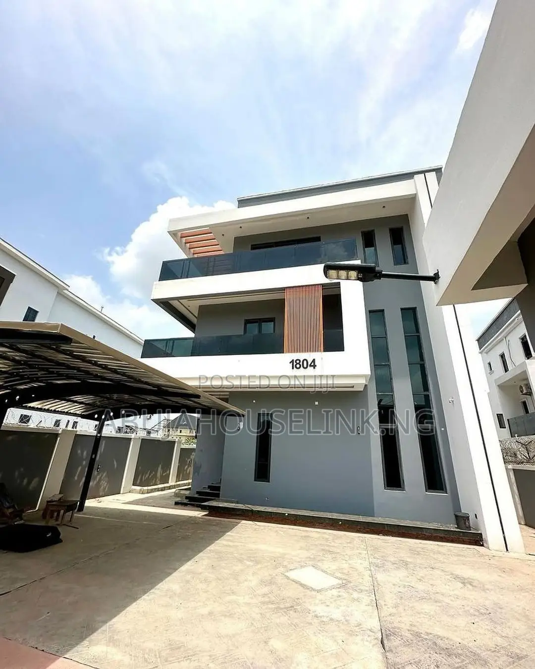5bdrm Duplex in Apo Resettlement for sale in Apo Resettlement