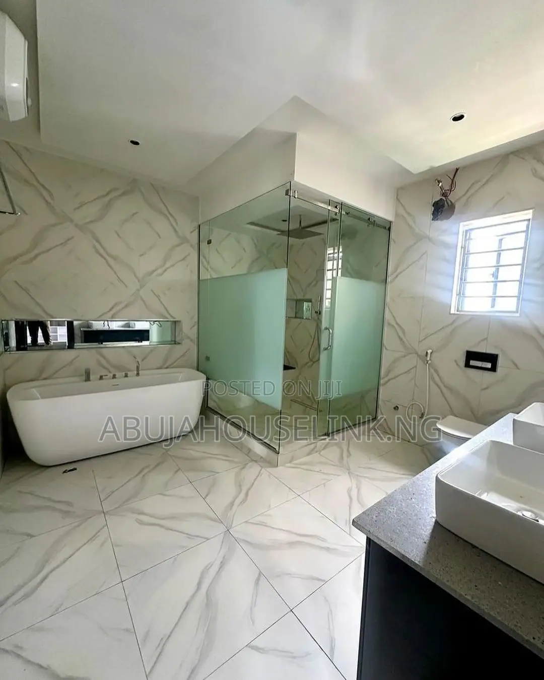 5bdrm Duplex in Apo Resettlement for sale in Apo Resettlement