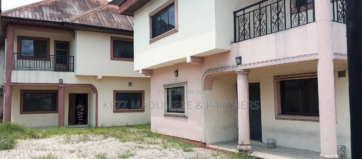 8bdrm Duplex in Ogbaita Woji , Port for sale in Port-Harcourt