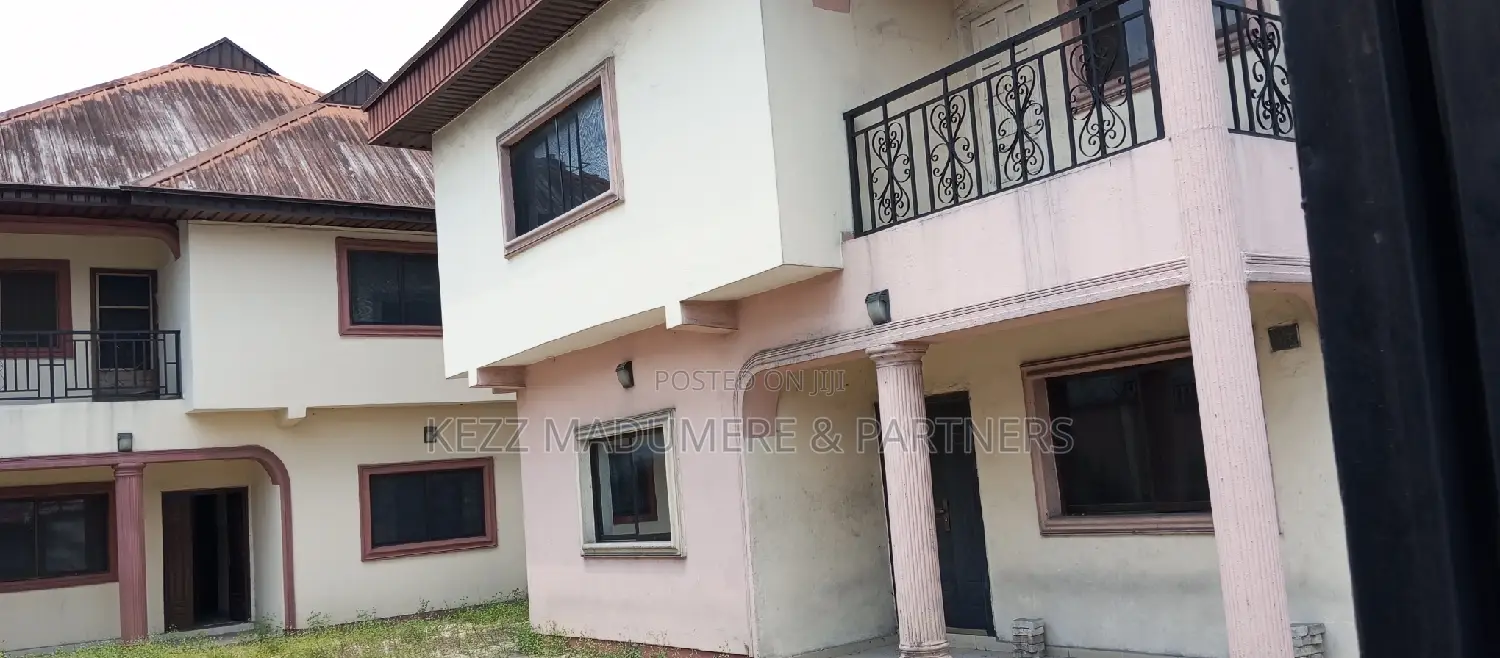8bdrm Duplex in Ogbaita Woji , Port for sale in Port-Harcourt