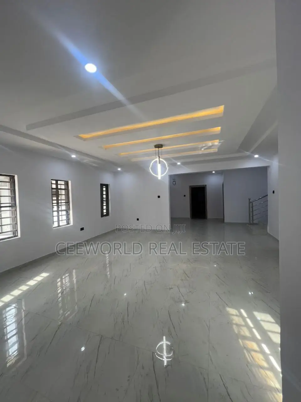 5bdrm Duplex in Oluyole Estate for sale in Oluyole Estate