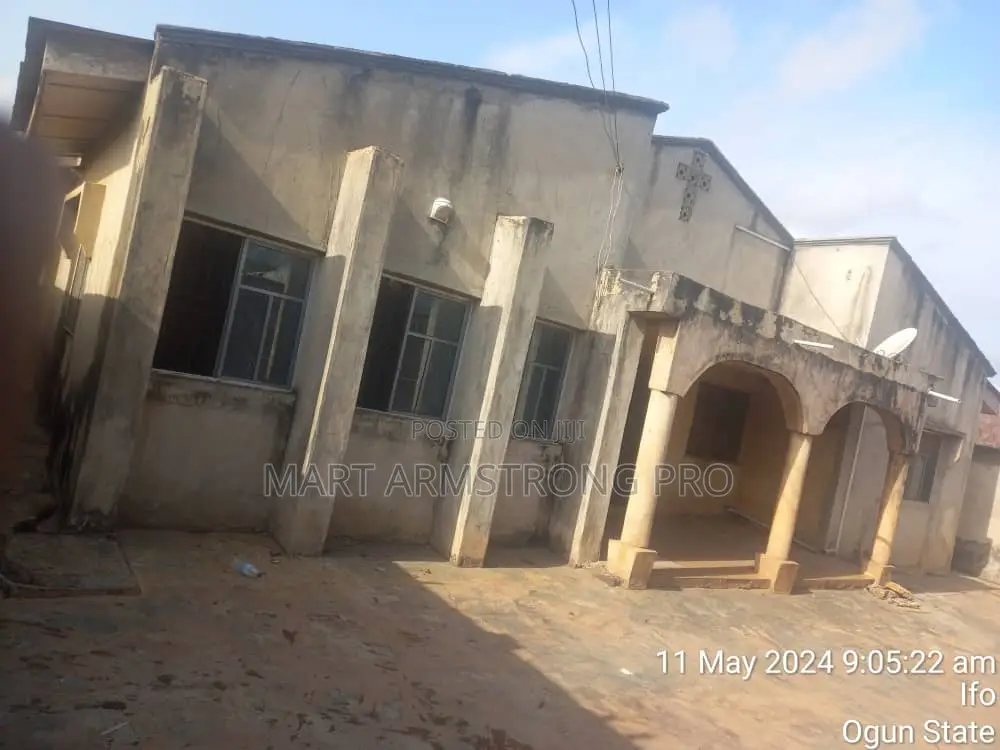 4bdrm Bungalow in Temo Agosi Estate for sale in Ifo