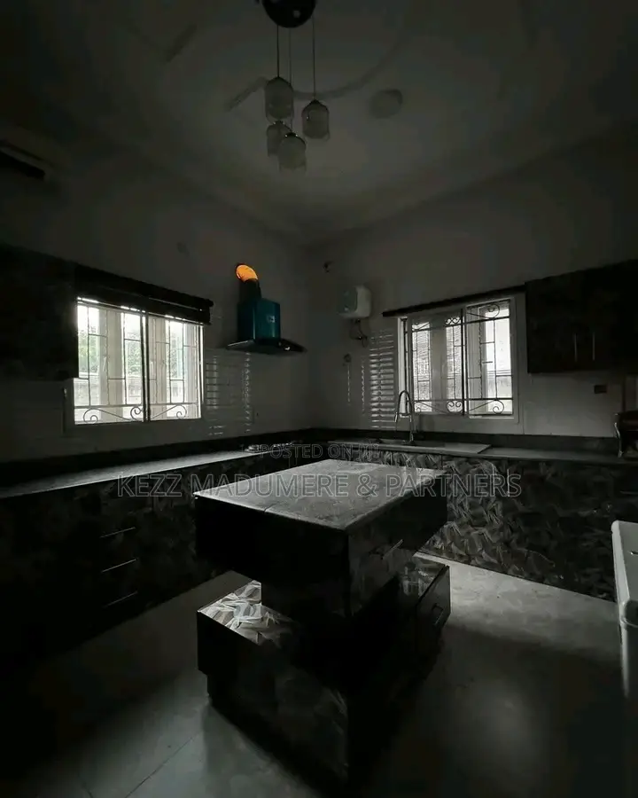 6bdrm Duplex in Shell Cooperative, Port-Harcourt for sale in Port-Harcourt