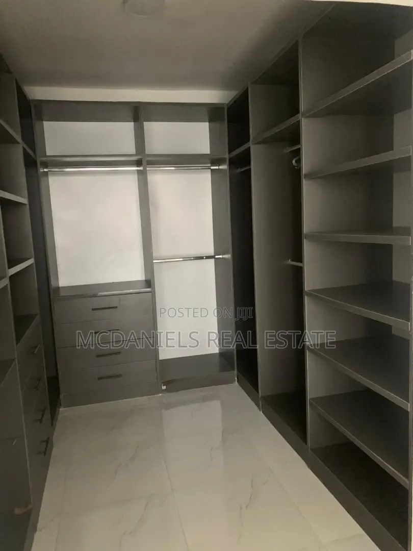 Furnished 3bdrm Apartment in Bourdillon for sale in Bourdillon