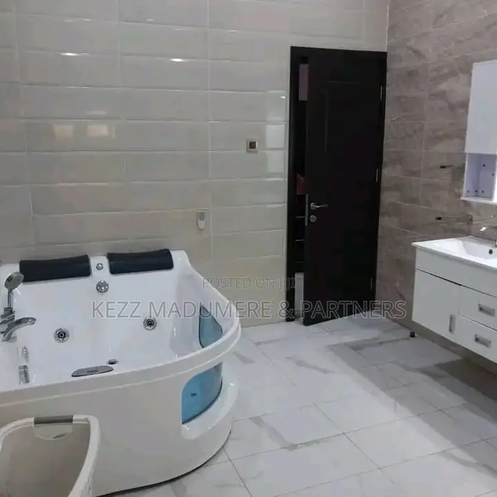 4bdrm Duplex in Golf Estate , Dr for sale in Port-Harcourt