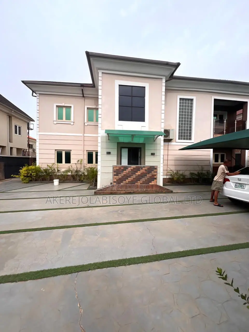 4bdrm Duplex in Wumba Apo for sale in Wumba