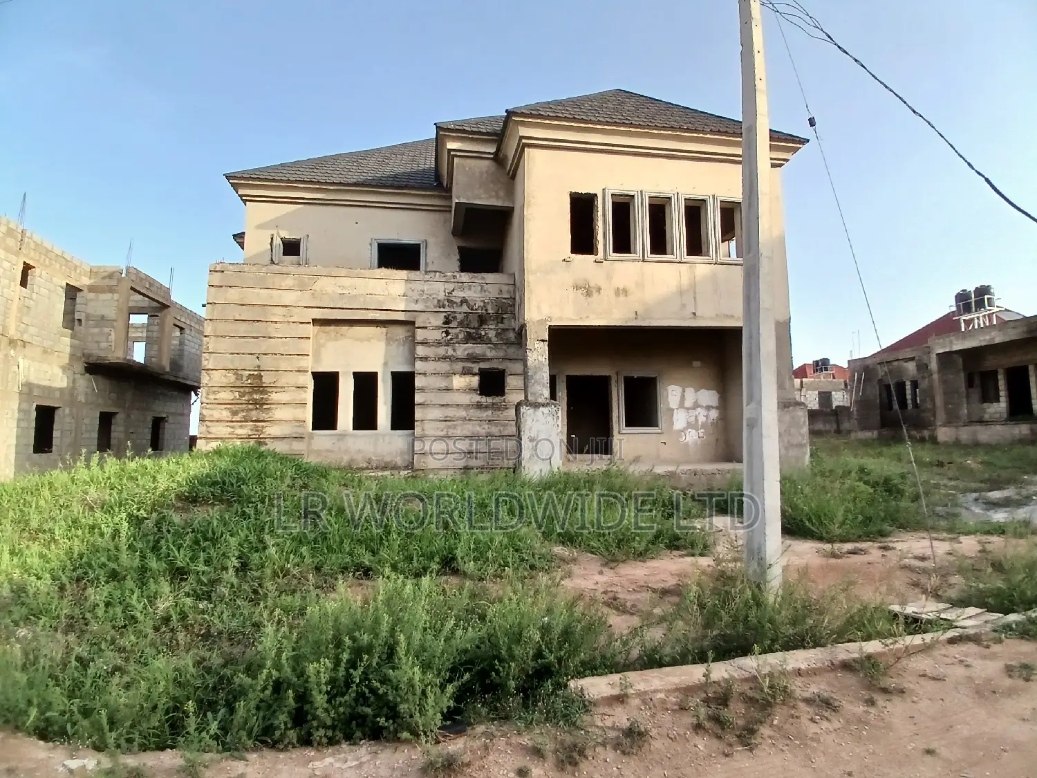 5bdrm Duplex in Lugbe District for sale in Lugbe District