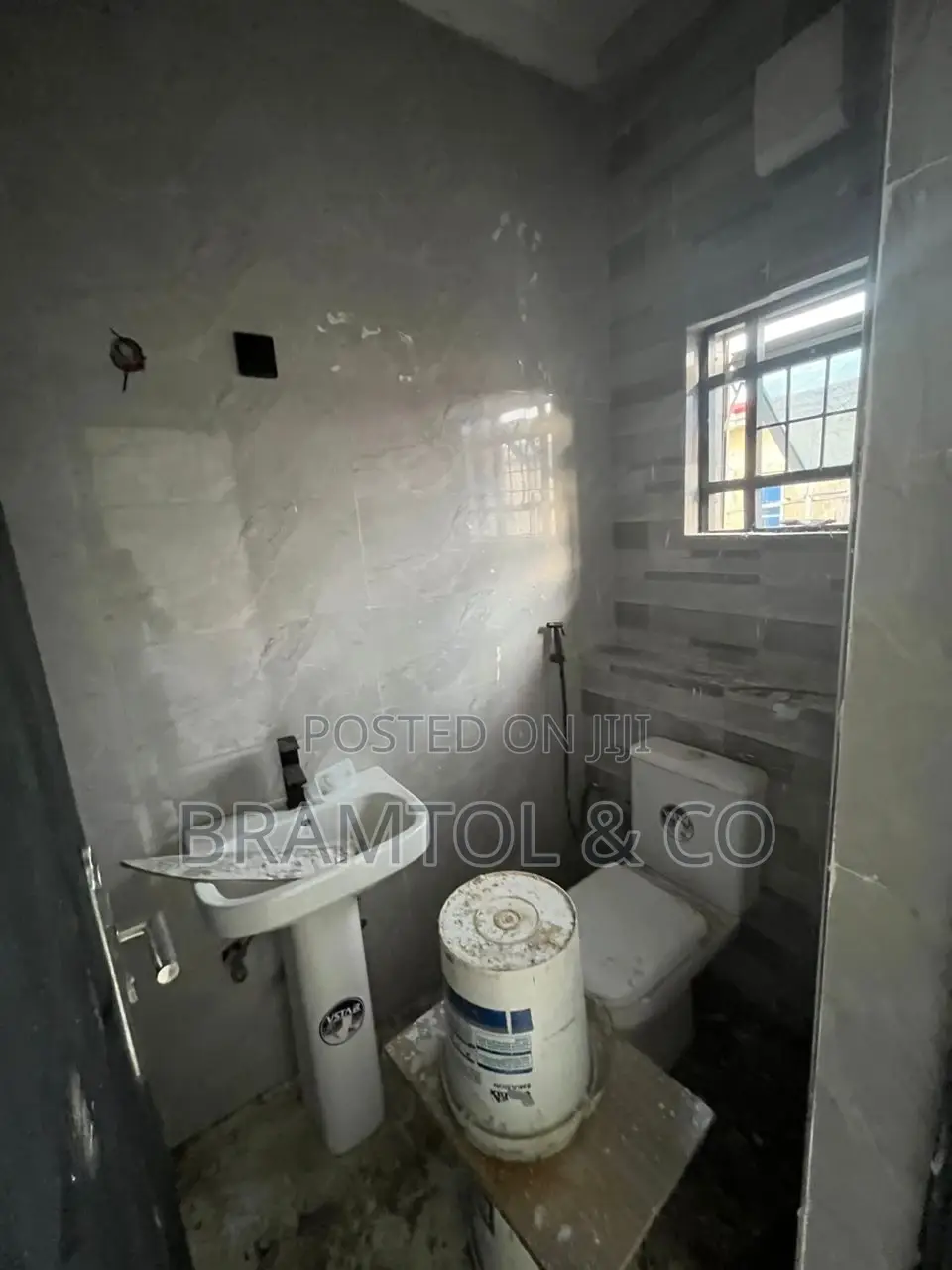 4bdrm Duplex in Kabusa Garden Estate, Dakwo District for rent in Dakwo District