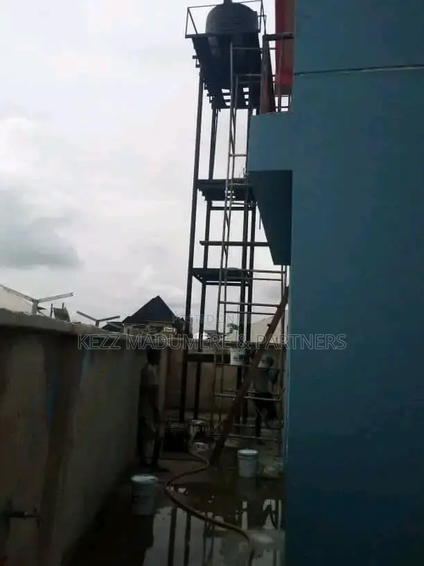 6bdrm Block of Flats in Ihiagwa , Owerri for sale in Owerri