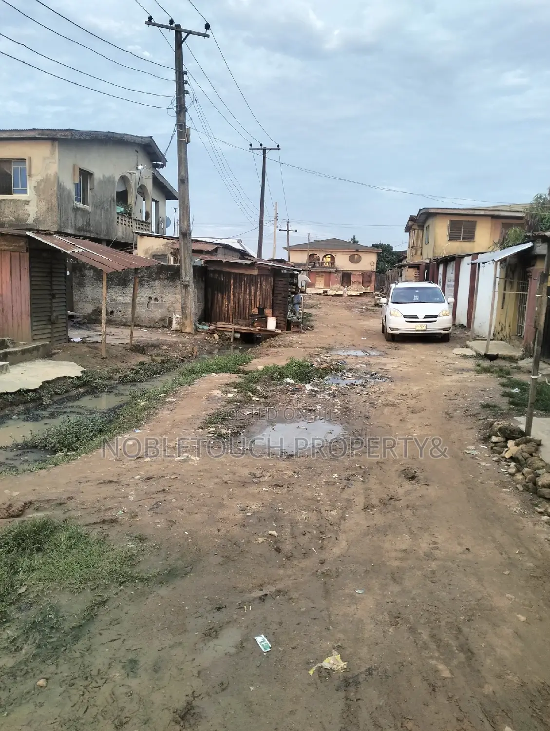 2bdrm Bungalow in Ikotun Lagos, Iseri Olofin for sale in Iseri Olofin