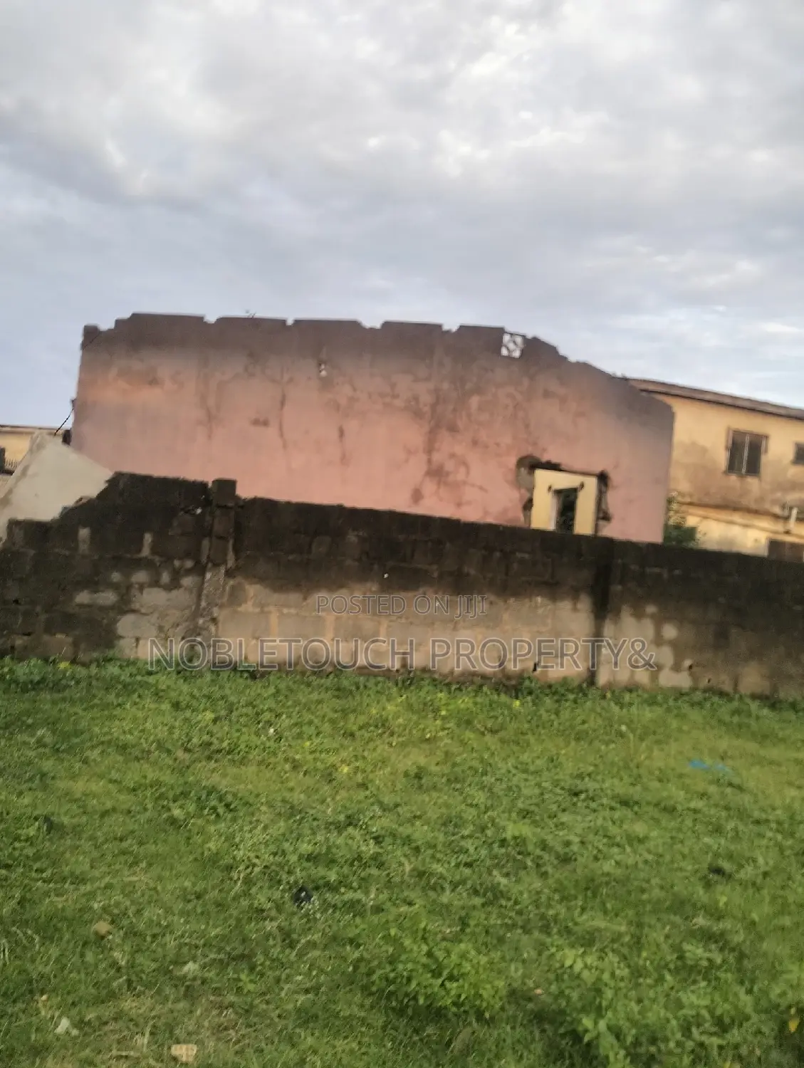 2bdrm Bungalow in Ikotun Lagos, Iseri Olofin for sale in Iseri Olofin
