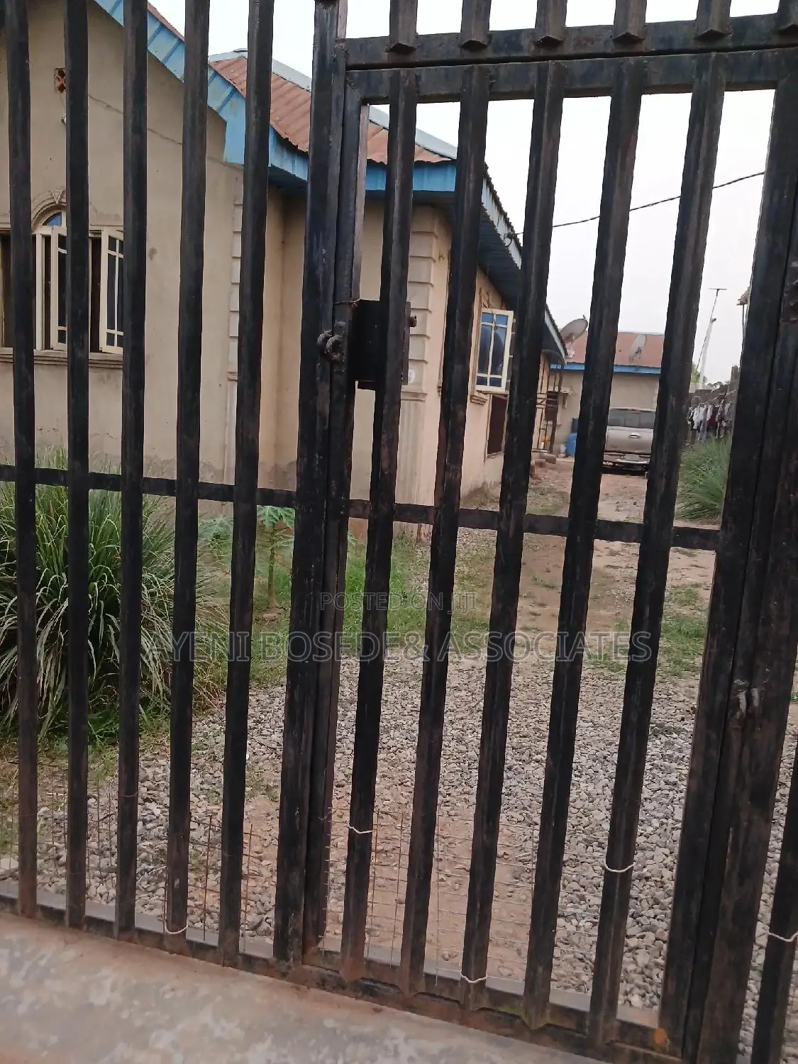 4bdrm Bungalow in Ibasha, Obafemi-Owode for sale in Obafemi-Owode