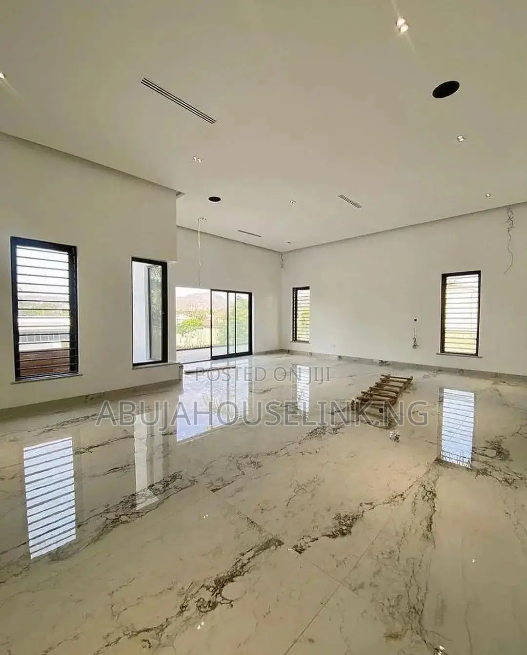 7bdrm Mansion in Maitama Main Abuja for sale in Maitama