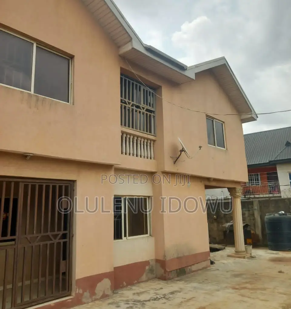 Furnished 3bdrm Block of Flats in Alimosho for sale in Alimosho