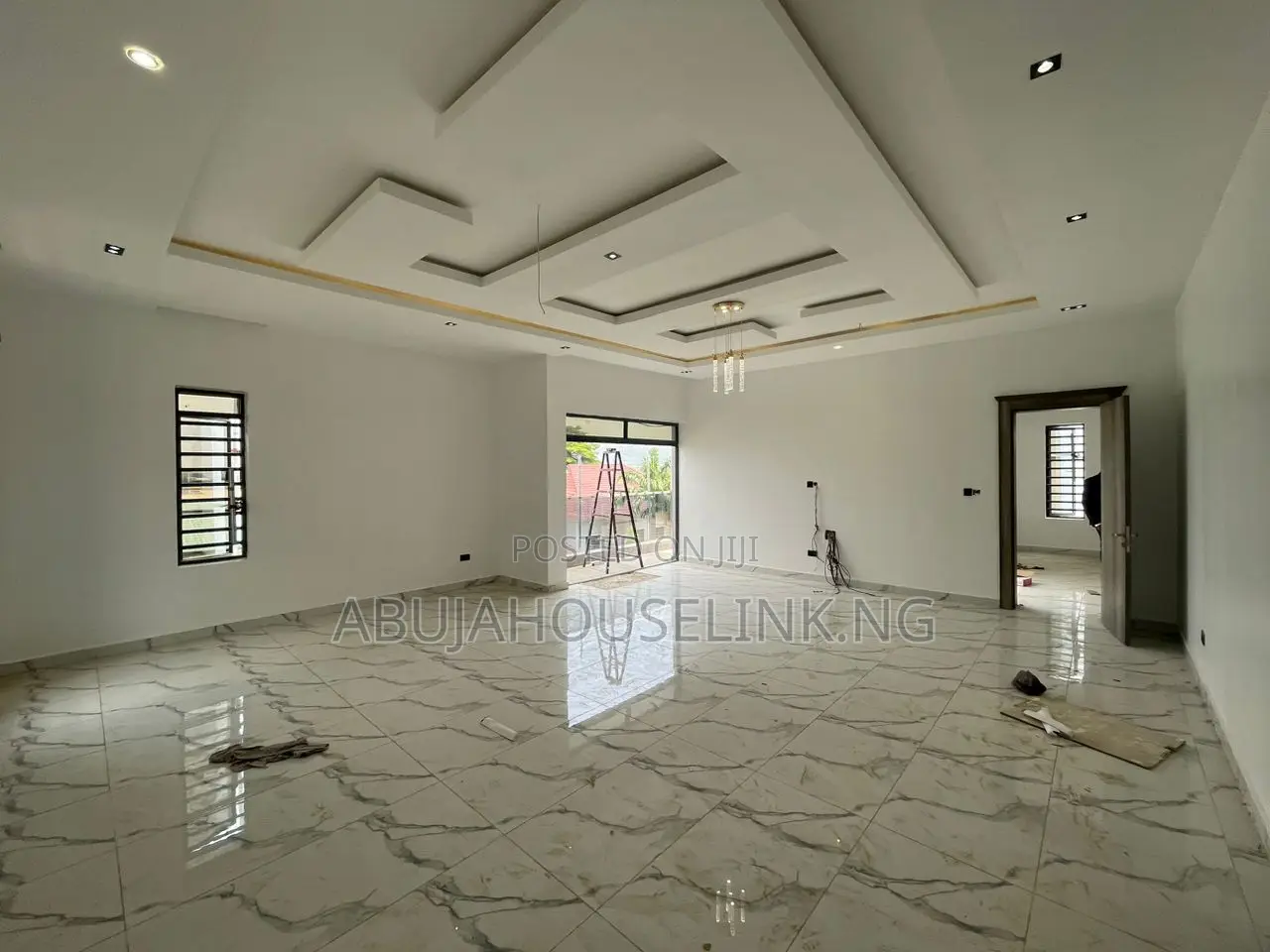 5bdrm Duplex in Gwarinpa Main Abuja for sale in Gwarinpa