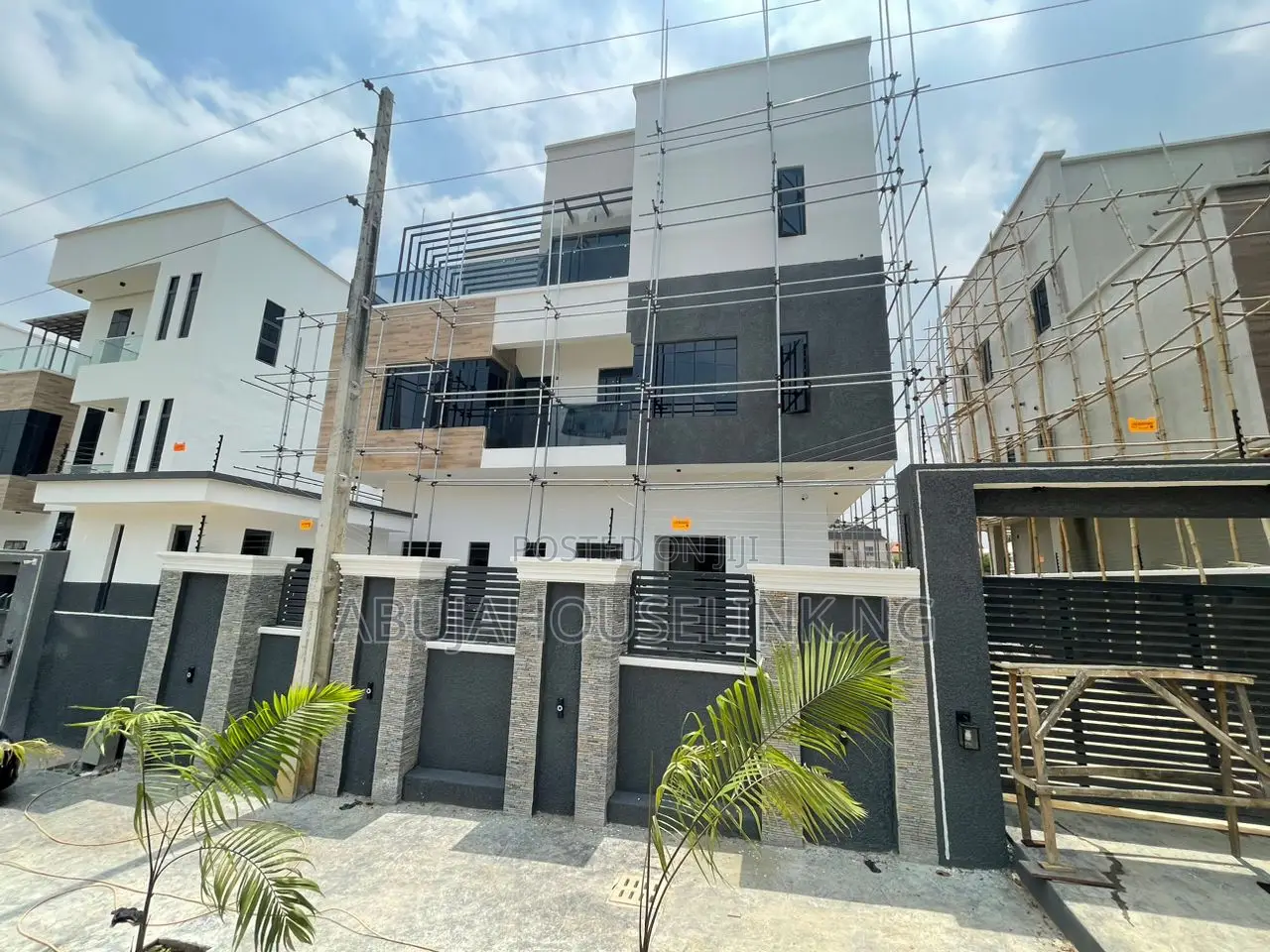 5bdrm Duplex in Gwarinpa Main Abuja for sale in Gwarinpa