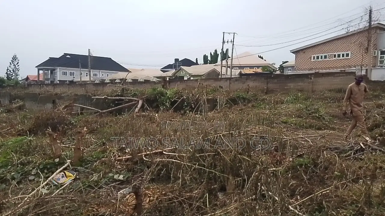 3 Plots Commercial Land Oluyole Area Ibadan in Oluyole Estate