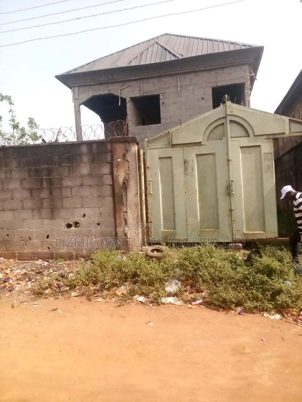 2bdrm Block of Flats in Agric Rd, Igando / Ikotun/Igando for sale in Igando / Ikotun/Igando