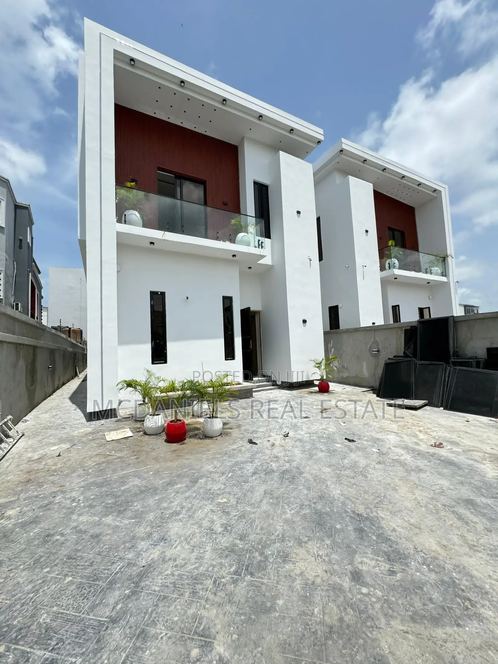 5bdrm Duplex in Ologolo for sale in Ologolo