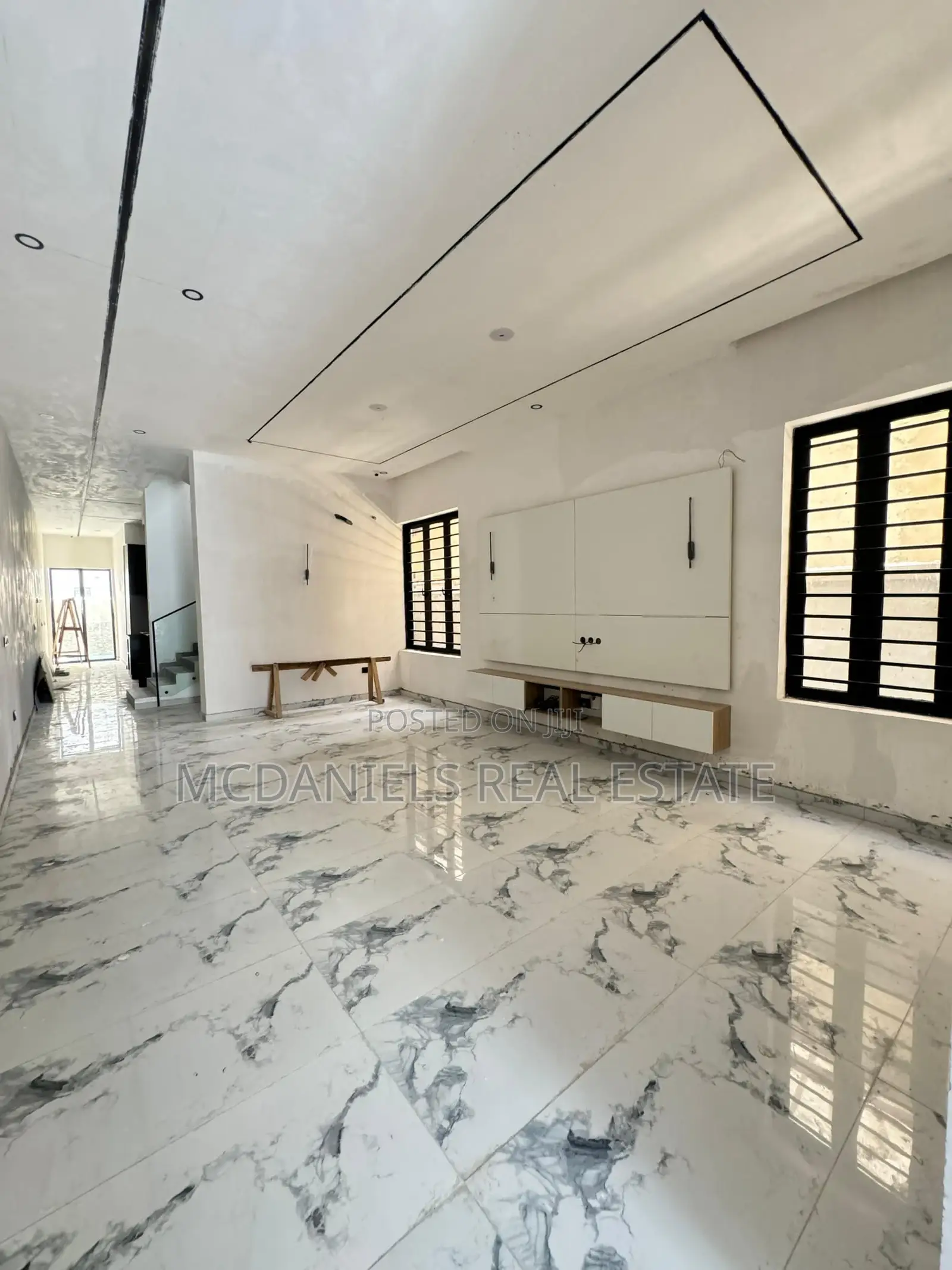 5bdrm Duplex in Ologolo for sale in Ologolo