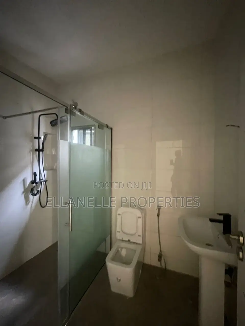 Furnished 5bdrm Townhouse/Terrace in Jahi for sale in Jahi