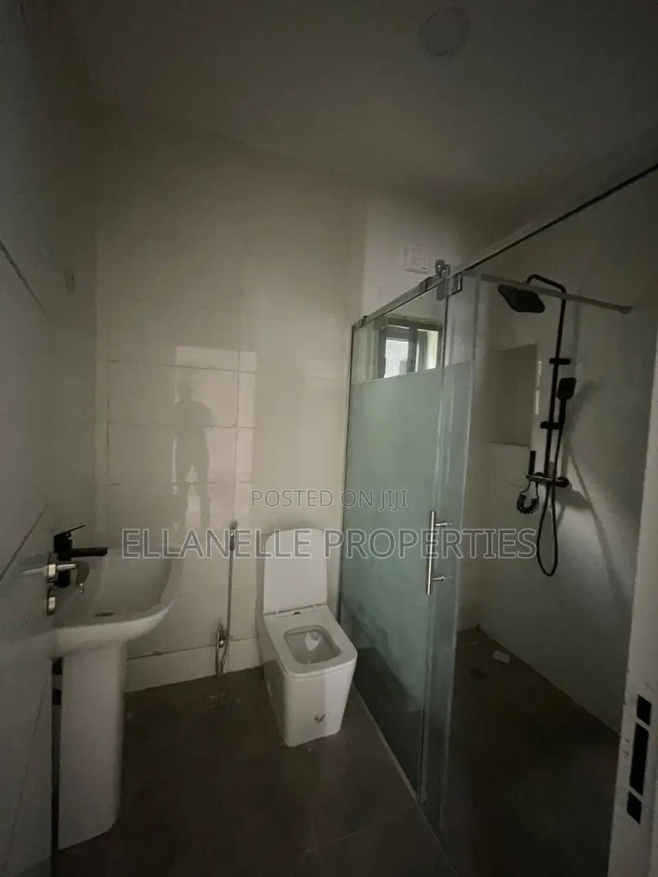 Furnished 5bdrm Townhouse/Terrace in Jahi for sale in Jahi