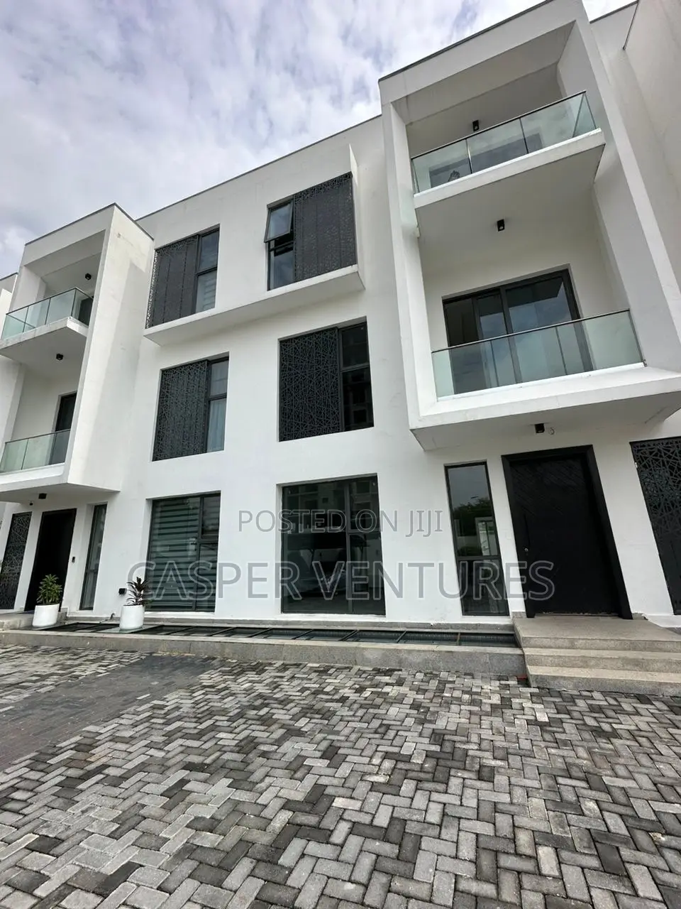 6bdrm Duplex in Banana Island for sale in Banana Island