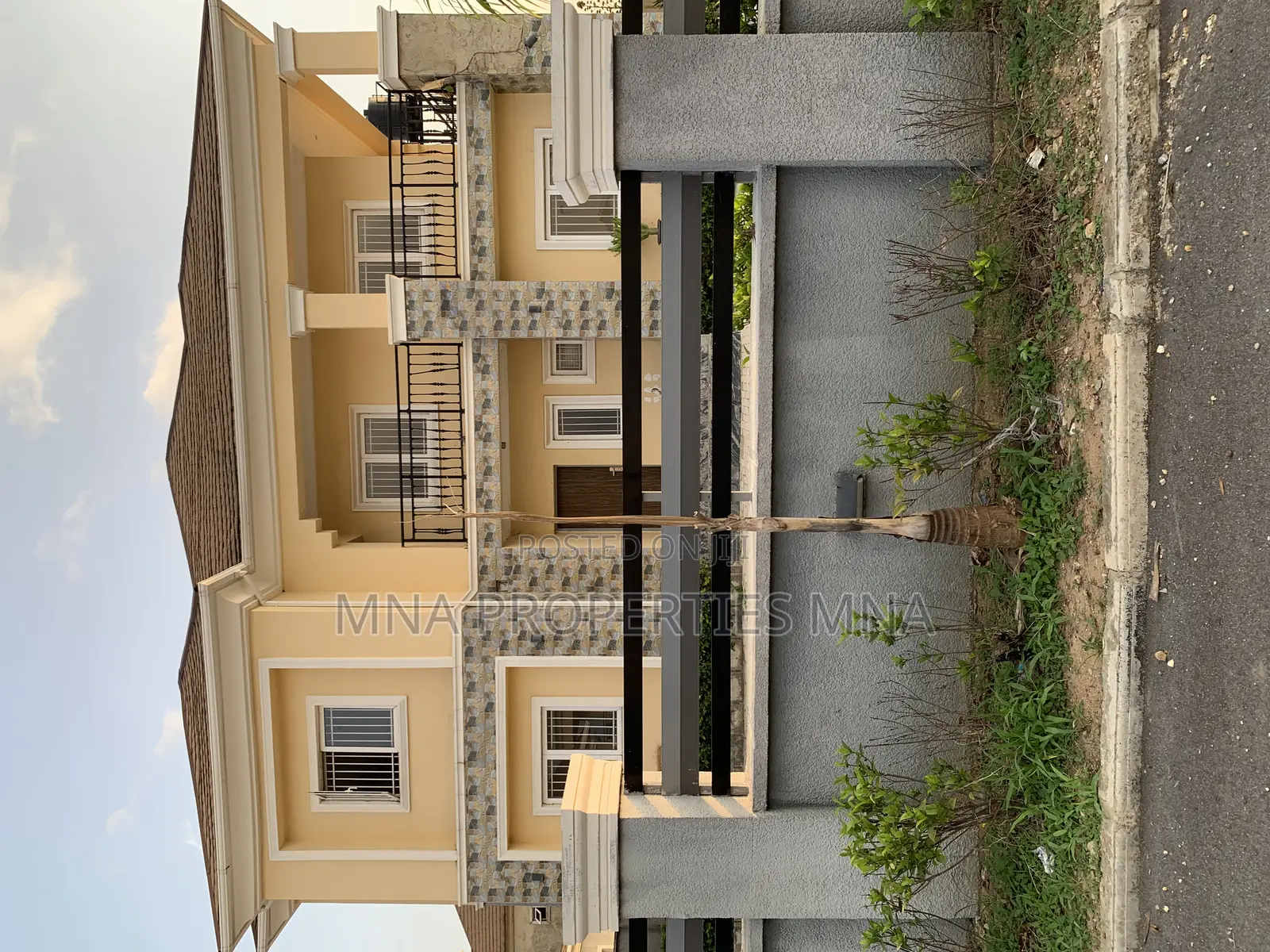 6bdrm Duplex in Queens Park 3 Estate, Lugbe District for sale in Lugbe District