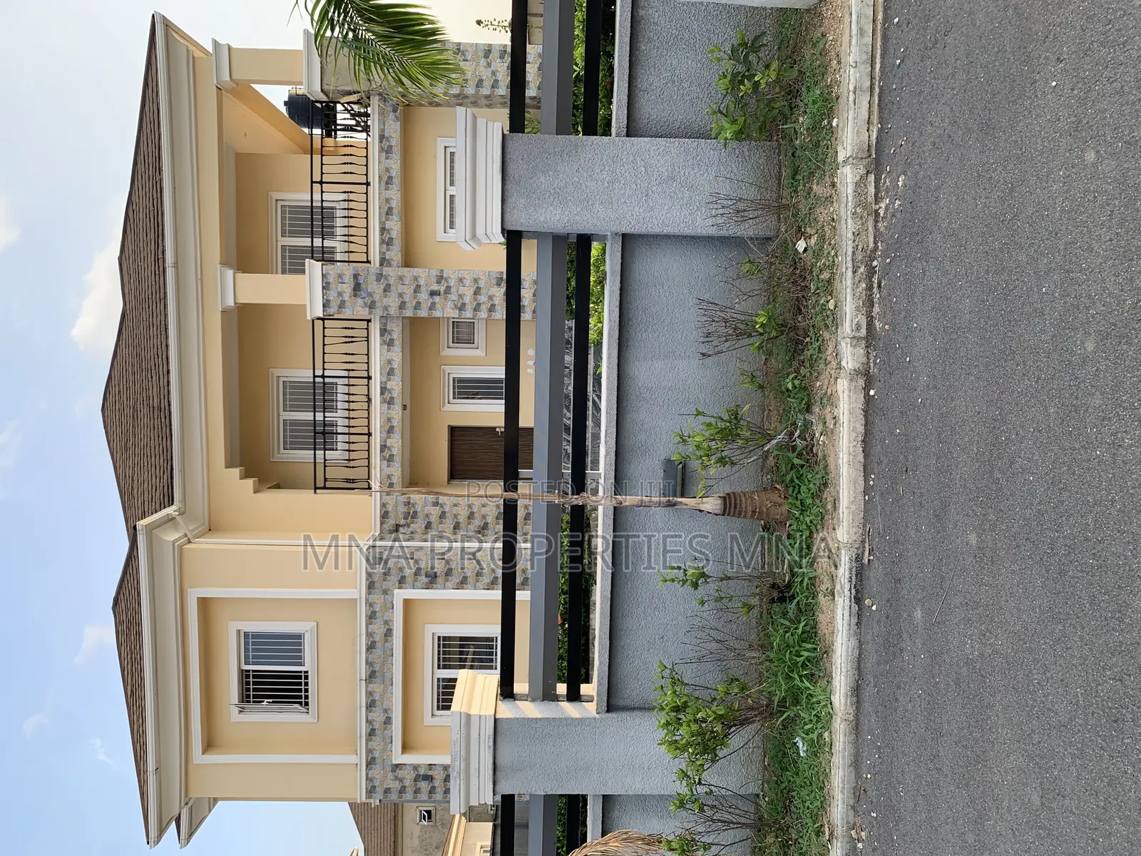 6bdrm Duplex in Queens Park 3 Estate, Lugbe District for sale in Lugbe District