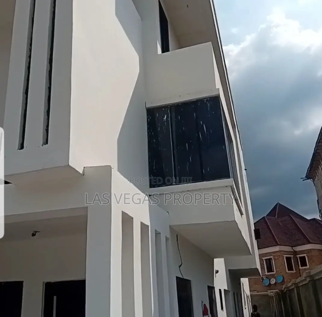 5bdrm Duplex in Udenwa Estate New for sale in Owerri