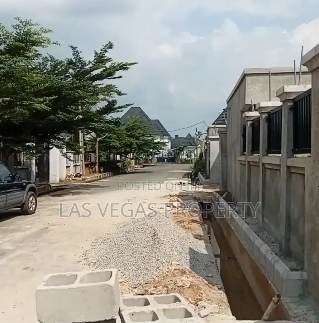 5bdrm Duplex in Udenwa Estate New for sale in Owerri