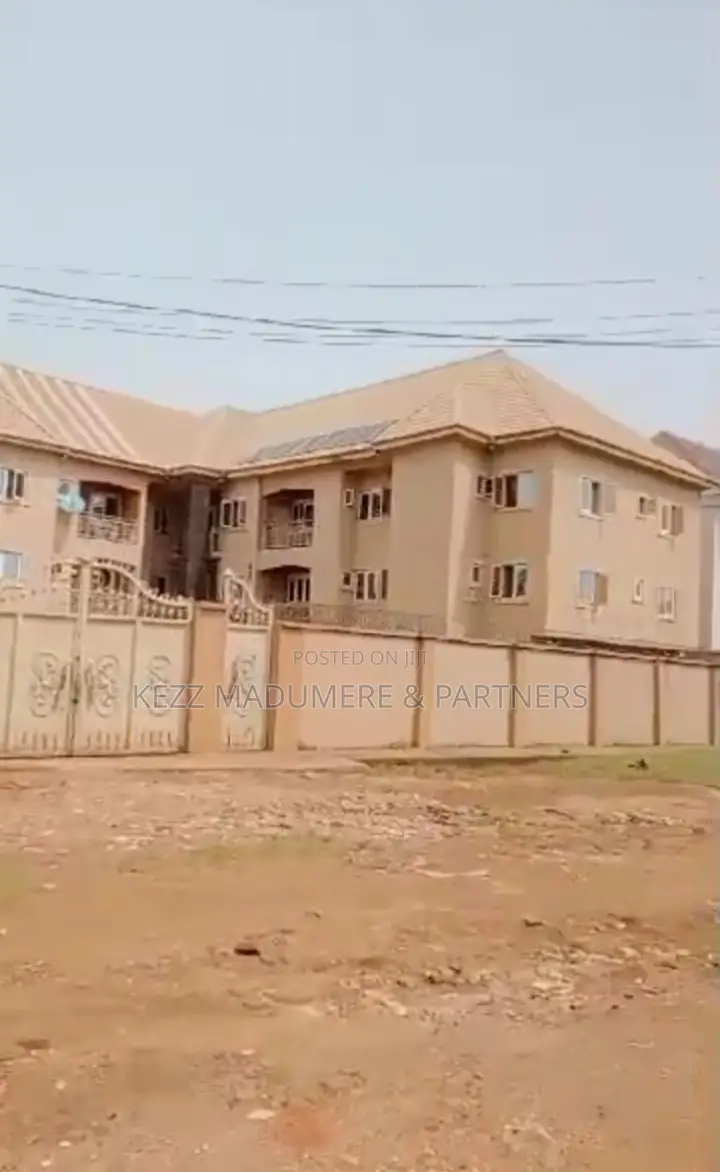 9bdrm Block of Flats in Trans Ekulu , Enugu, for sale in Enugu