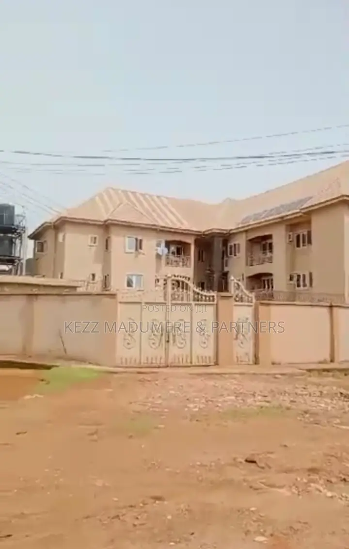 9bdrm Block of Flats in Trans Ekulu , Enugu, for sale in Enugu