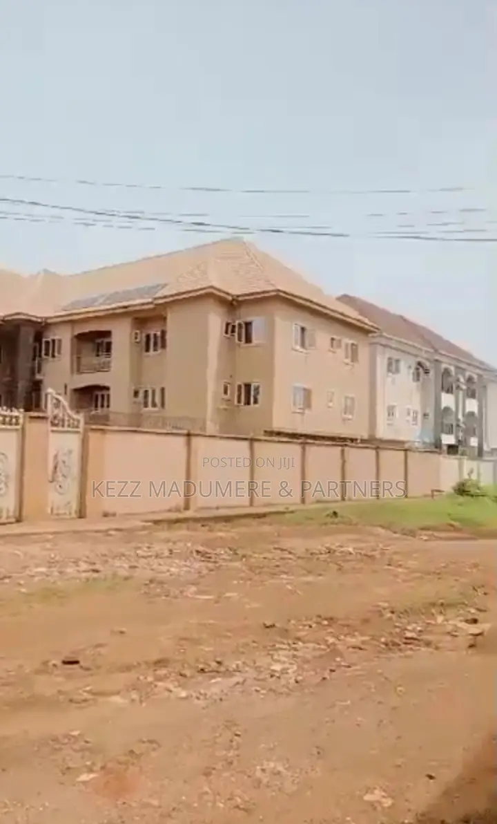 9bdrm Block of Flats in Trans Ekulu , Enugu, for sale in Enugu